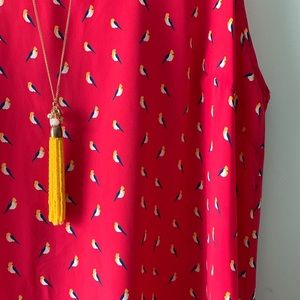 🐤PLEIONE red high low tank w/ yellow bird print🐤